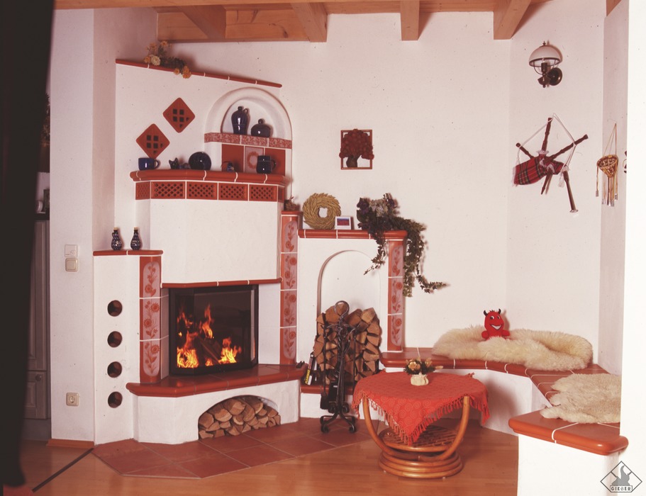 Kamin Landhaus 1109 - Keramikkacheln von Zehendner mit einer klassischen …